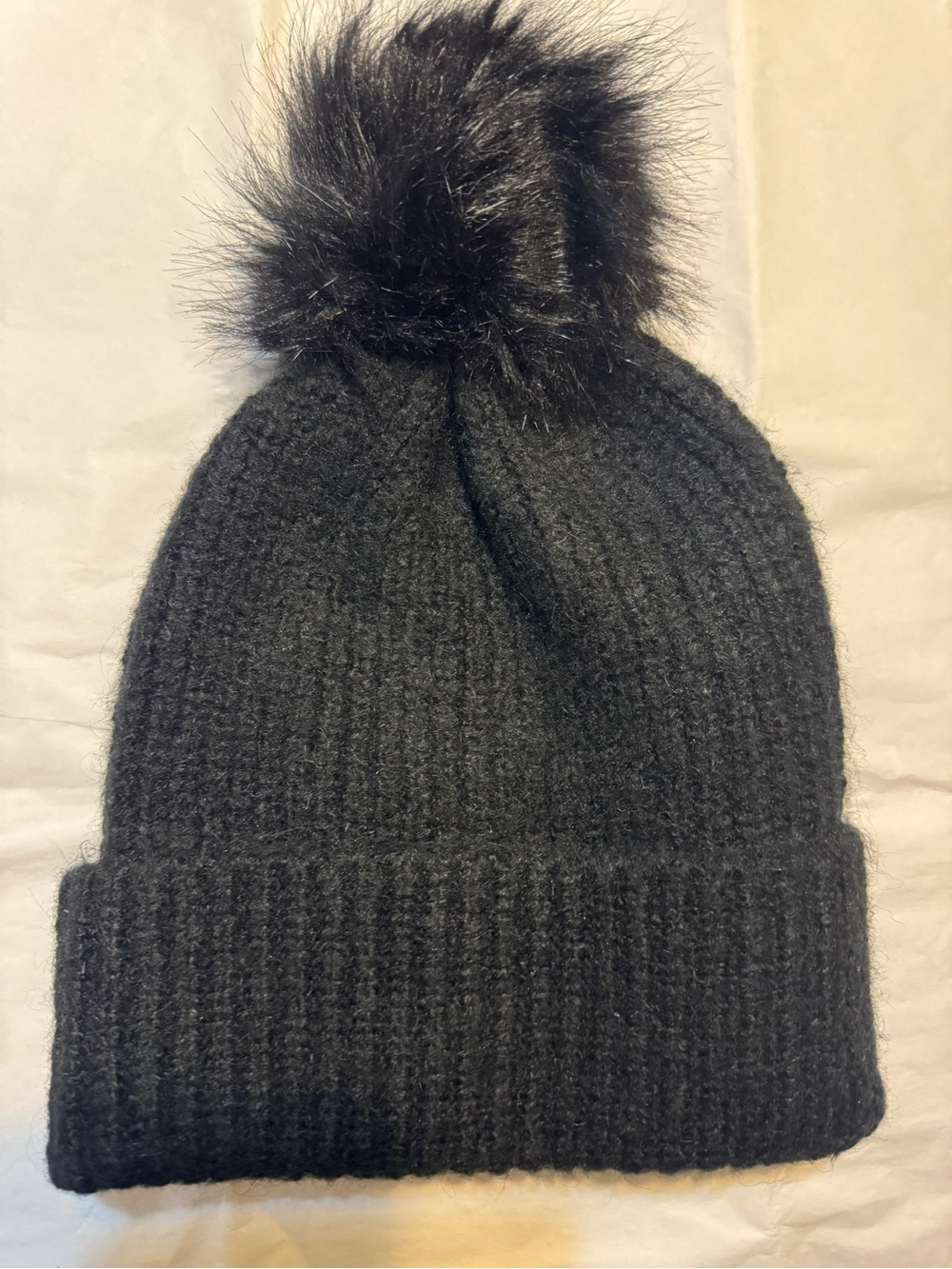 Zara Black Ribbed Knit Beanie with Faux-Fur Pom - Picture 2 of 3